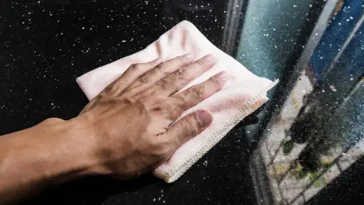 Marcas de humedad en mármol - cómo limpiarlas sin dañarlo